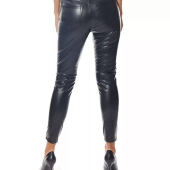 DOLLHOUSE
Juniors' Vegan Leather High Rise Skinny Jeans Black NEW Size 0, 1/2 - Picture 4 of 7